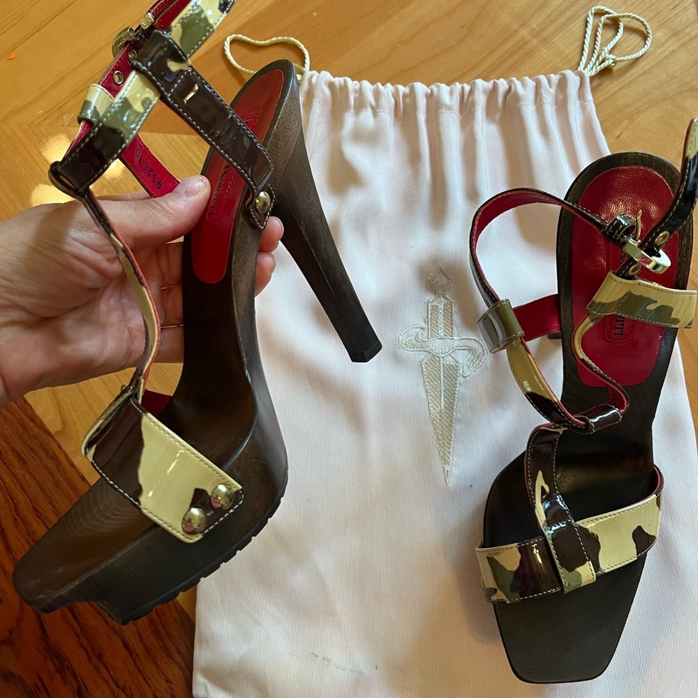 Cesare Paciotti Sandals. Sz 10. Purchased in Capri Italy worn 2X indoor.